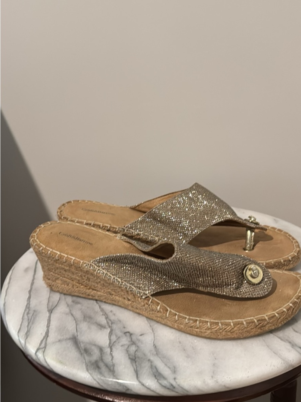 Croft & Barrow Metallic Gold Wedge Thong Sandals for Women 8.5